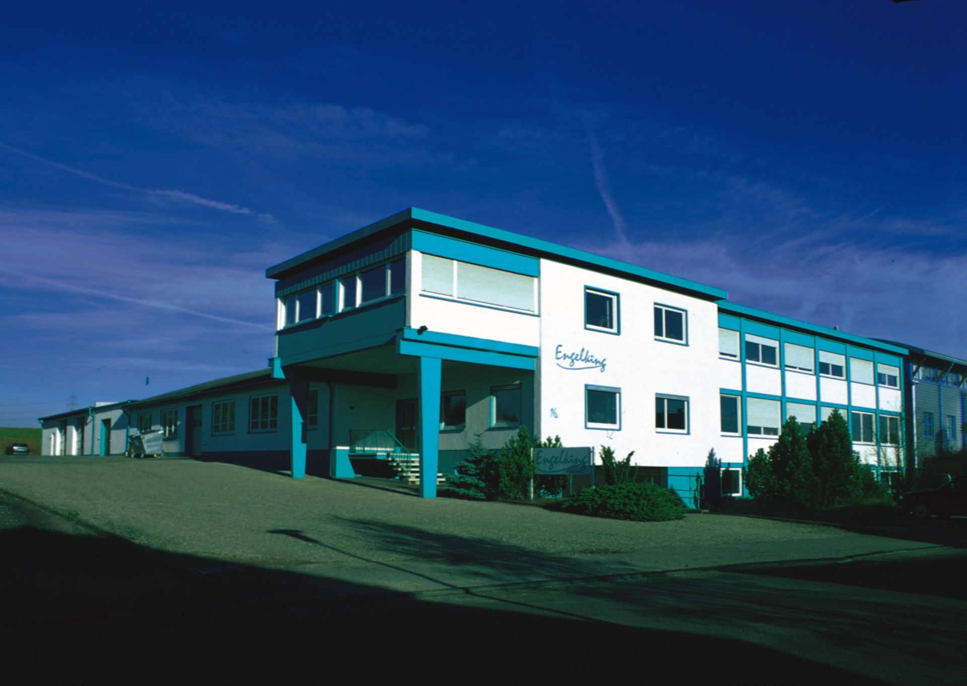 Umzug in das Firmengebäude in Tuningen